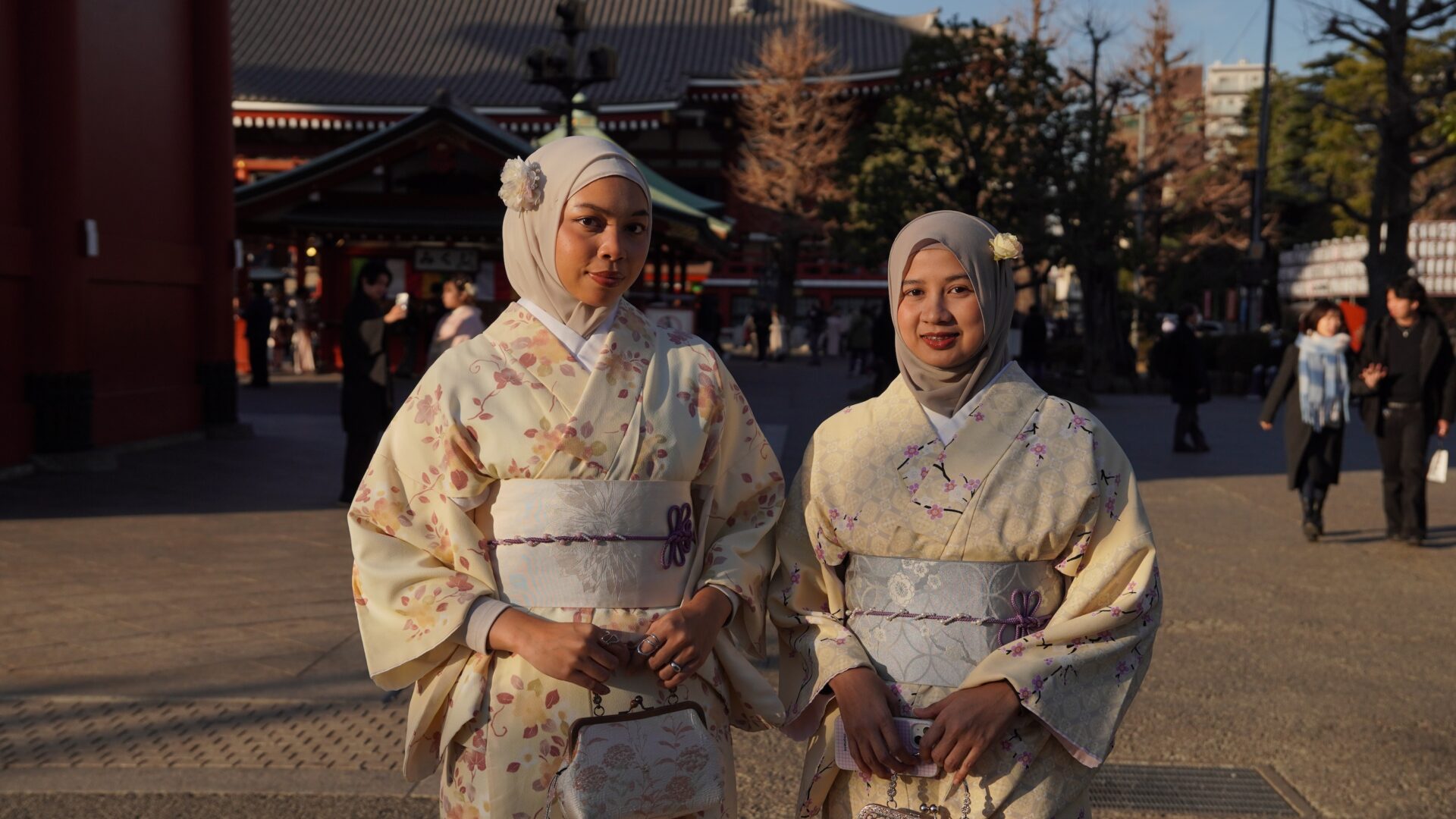 Tokyo: Private Kimono Experience & Local Food Walking Tour